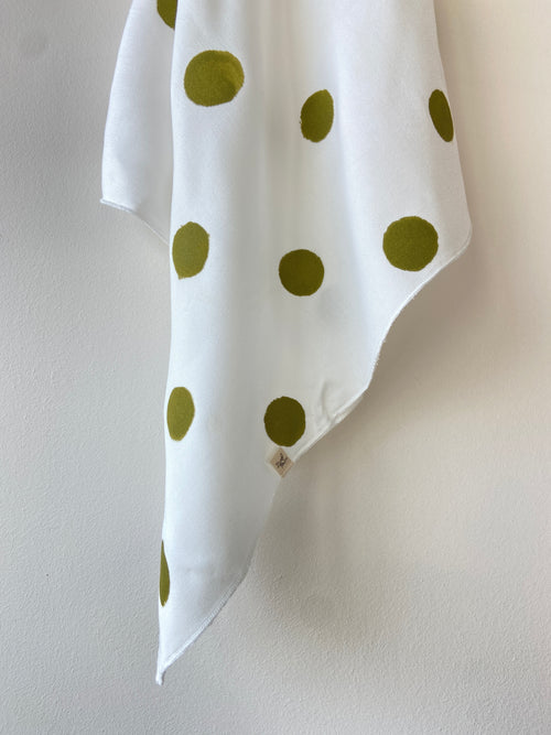 Bandana blanc à pois vert