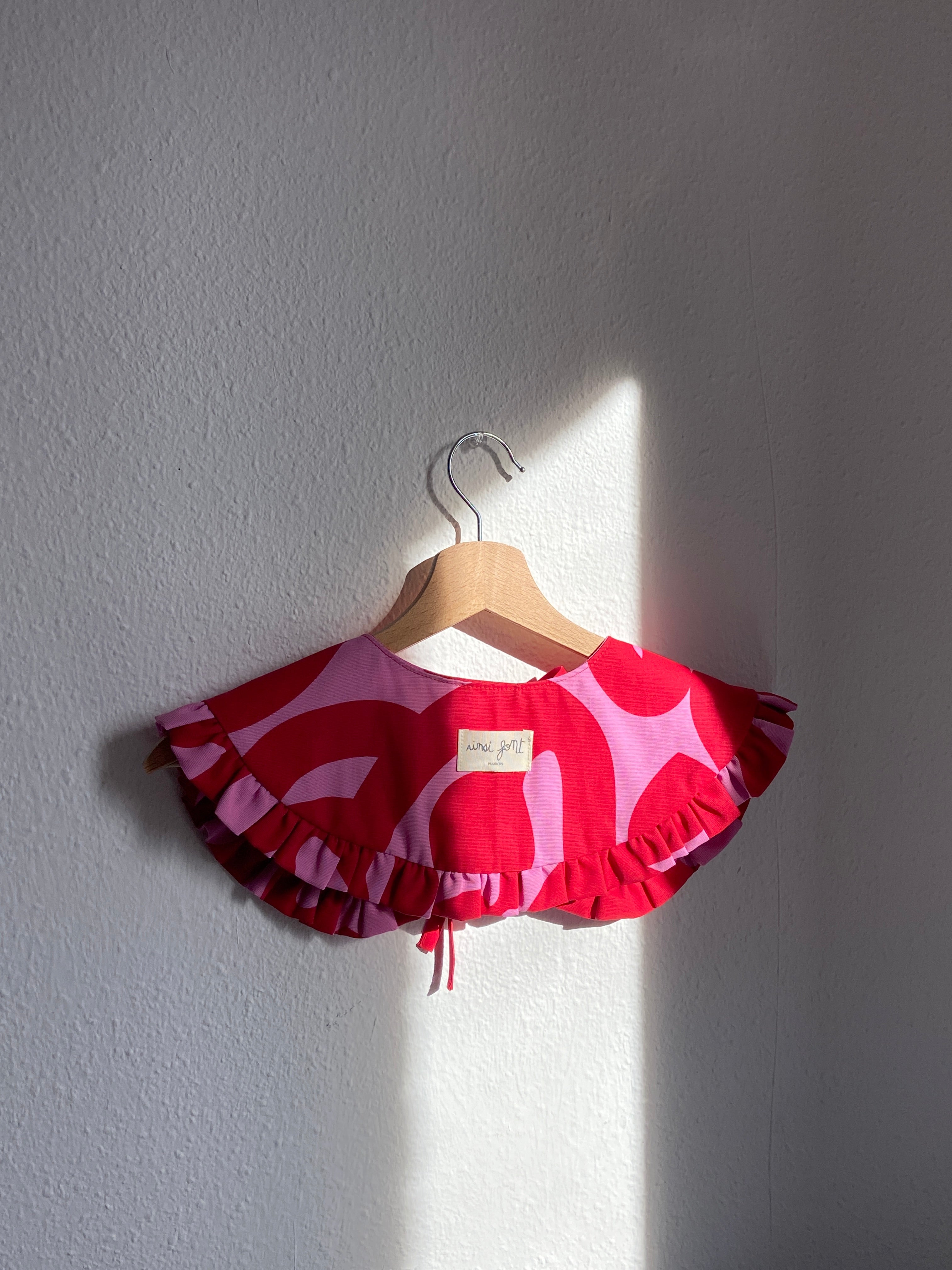 Le Col Amovible Rose et Rouge