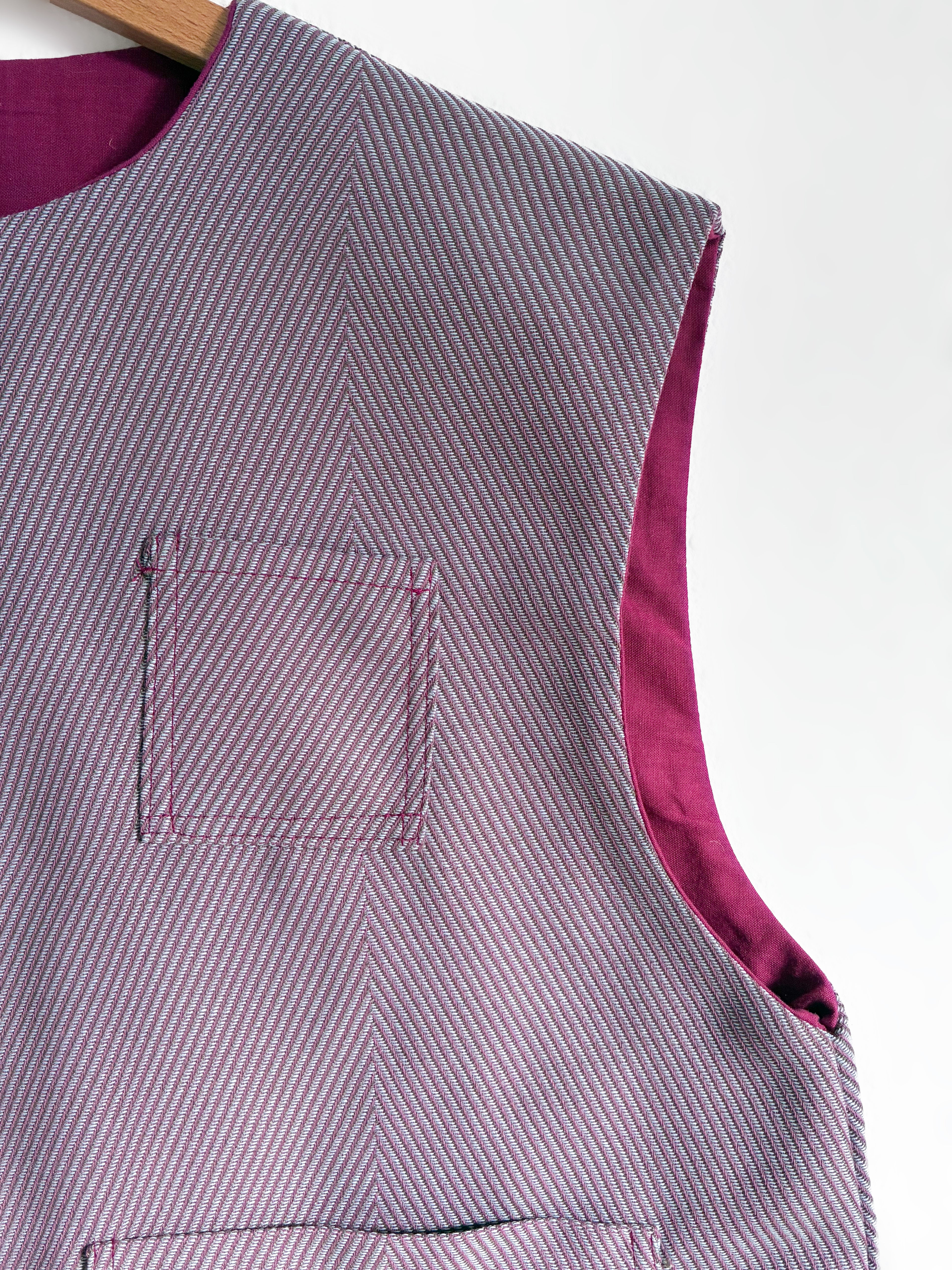 La Veste Sans Manche Rayée Violet